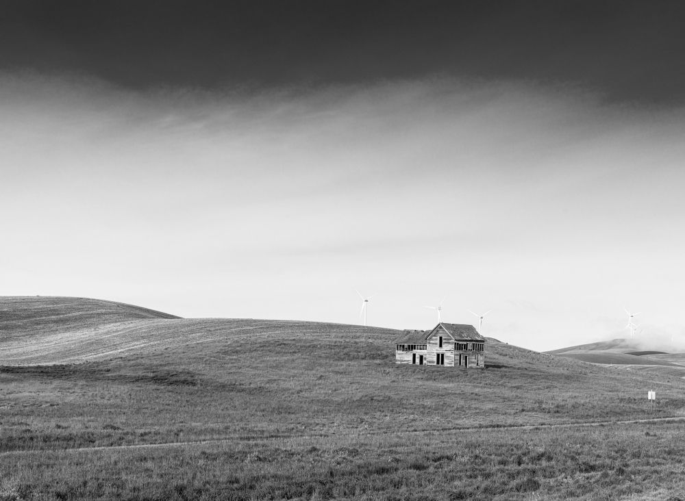 Photograph by STAN DE'TORDUA