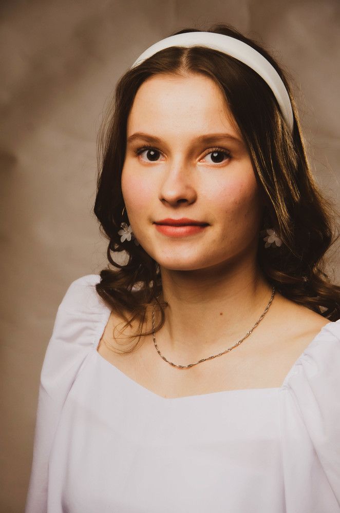 Выпускница