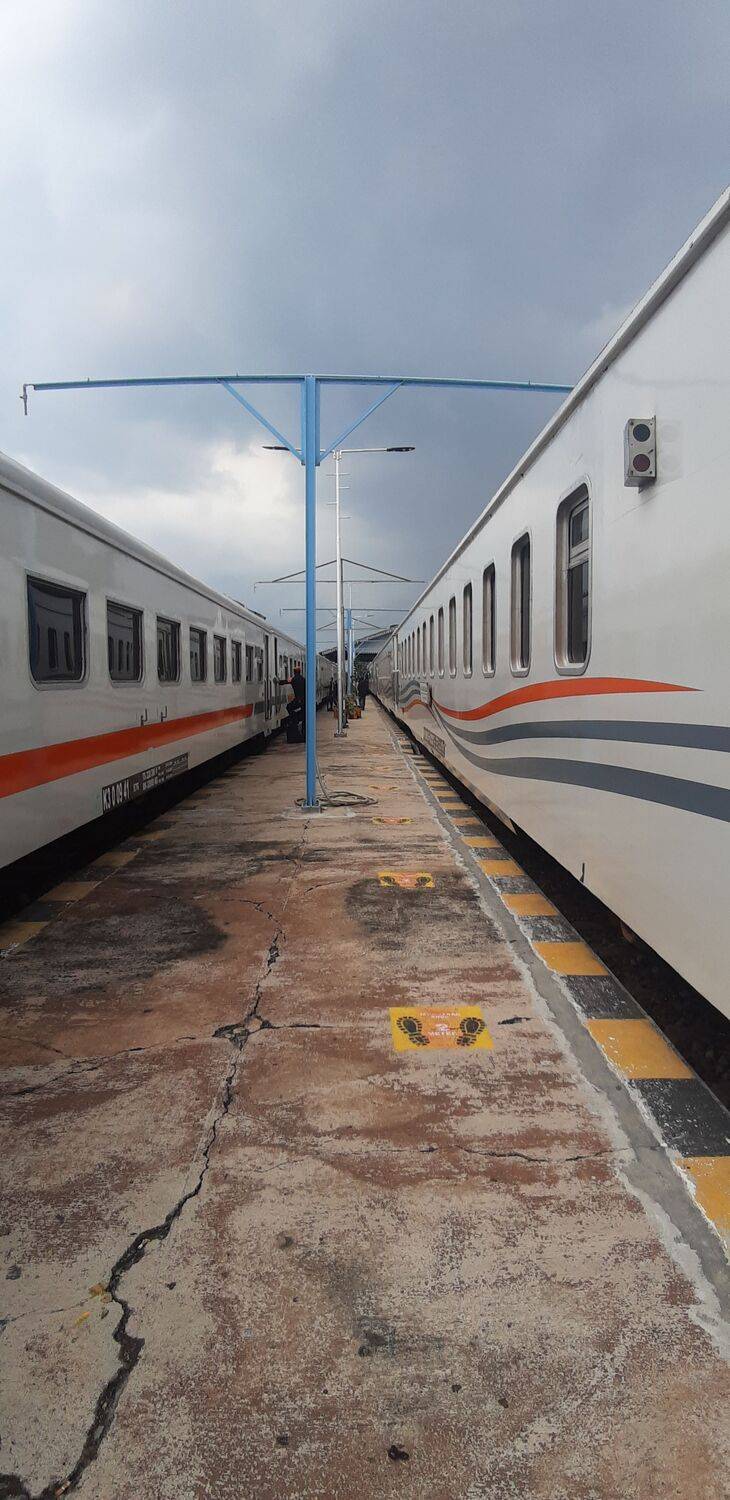 between the train carriages