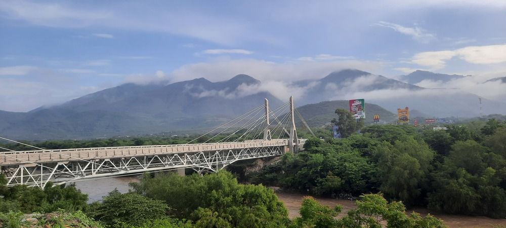 Paisaje puente chetumal, guatemala