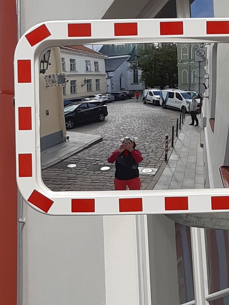 Photo portrait of yourself in the old town