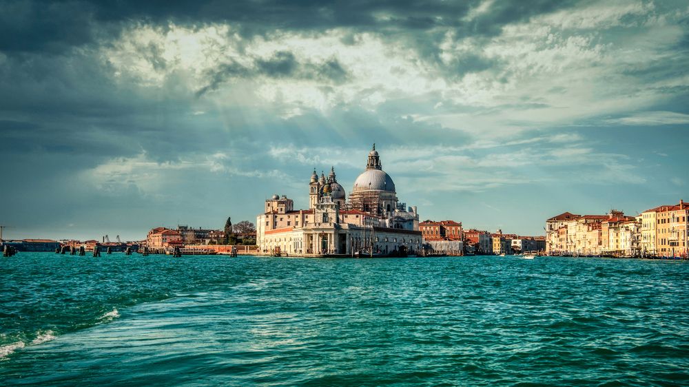 Photograph by Anatolie Burdeniuc