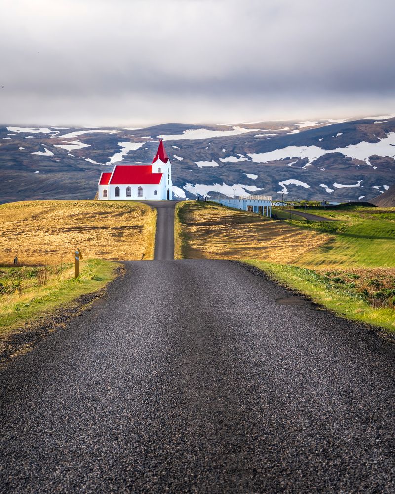 Photograph by Piotr Mickevic