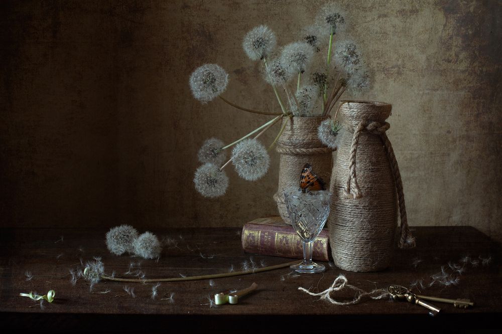 С бабочкой...