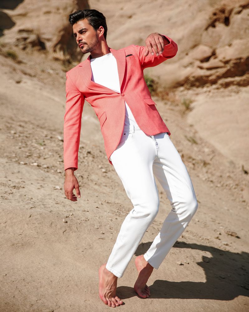 Photograph by Armin Karami