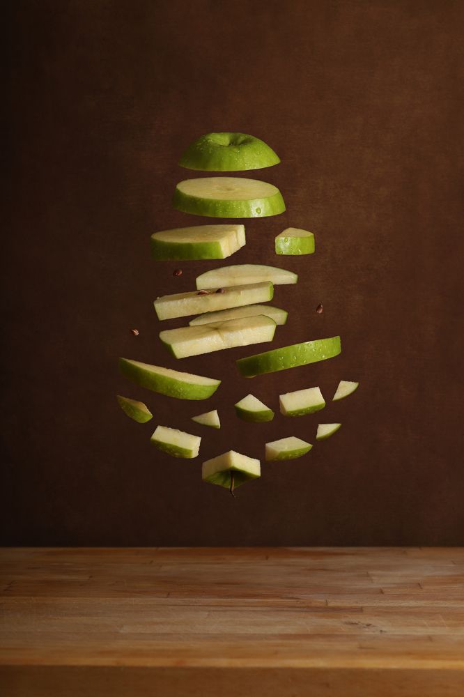 Яблоко. Левитация.