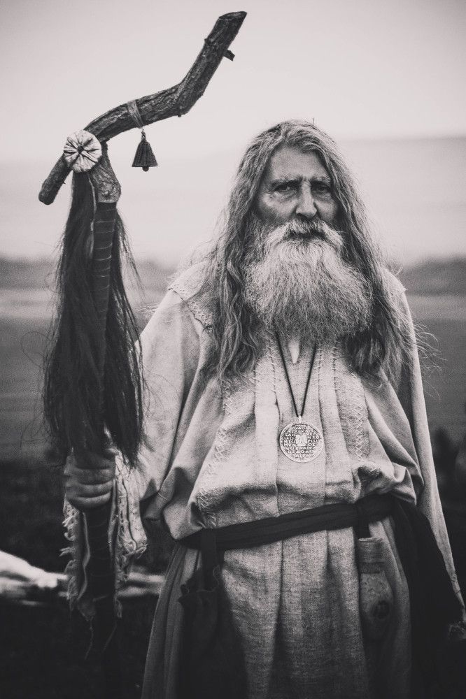 Deceneu - the old monk