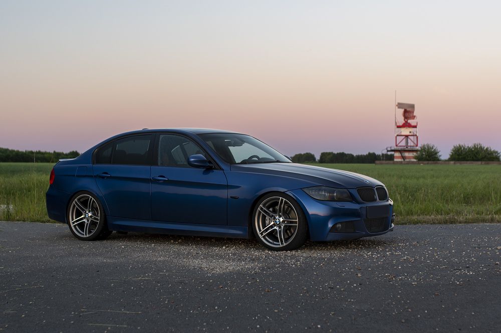 Photograph by Anton Leonchikov