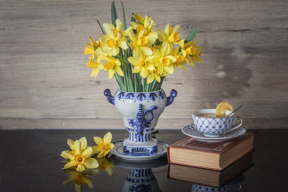 Натюрморт с нарциссами.