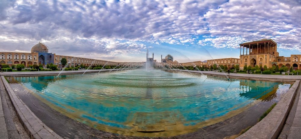 Photograph by Ali Alirezaei