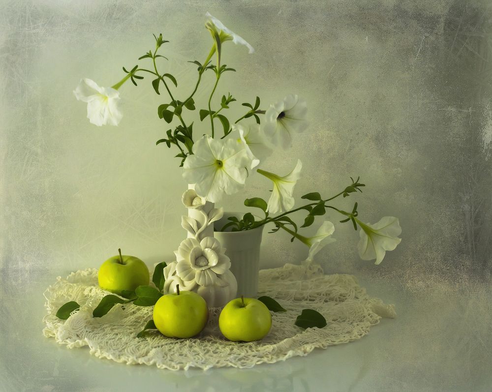 Летней прохлады букет.