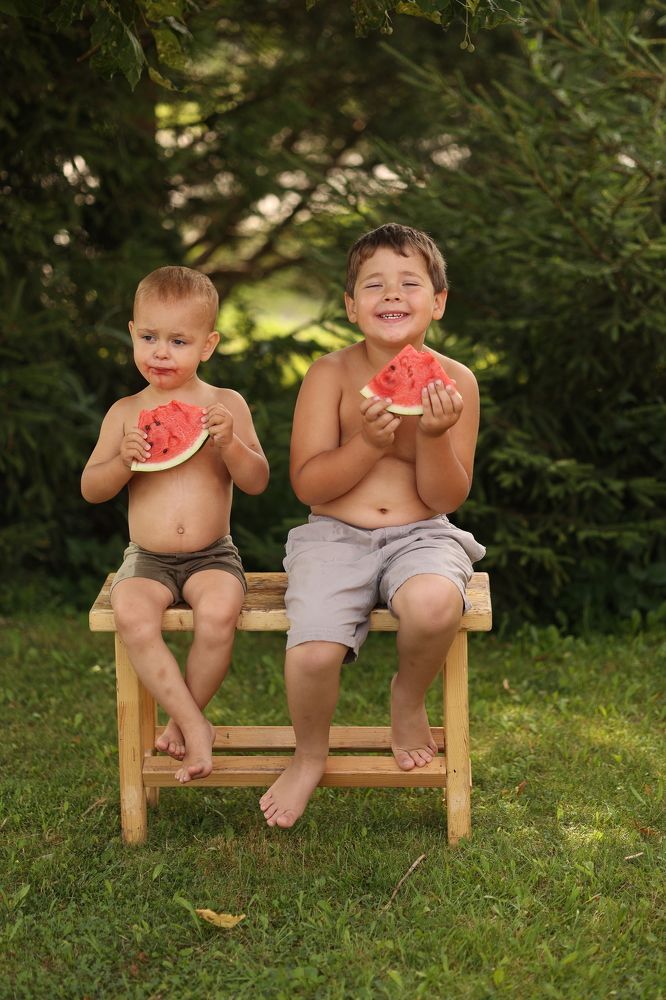 Дети и арбуз❤️