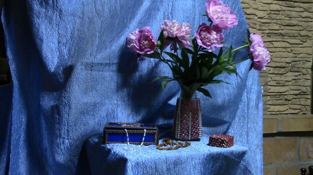 Натюрморт с пионами.