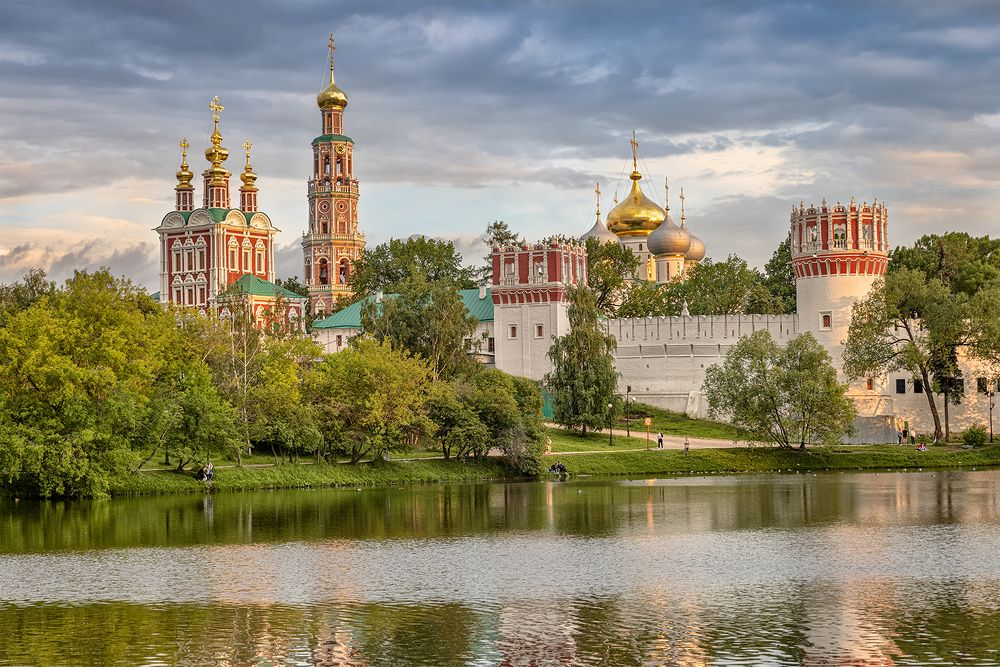 Богородице-Смоленский Новодевичий женский монастырь