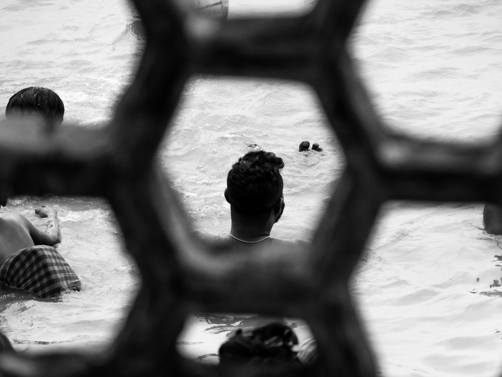 Man inside benzene ring ?