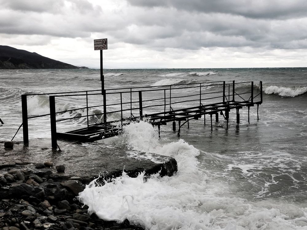 Вода точит камень