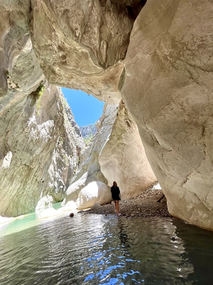 Под сводами тысячелетий