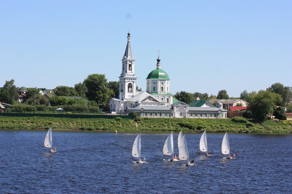 Парусная регата на реке Волга.