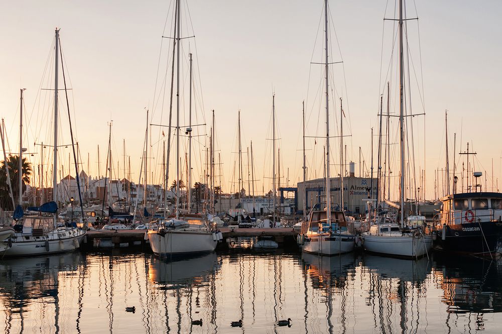 Утро в марине.