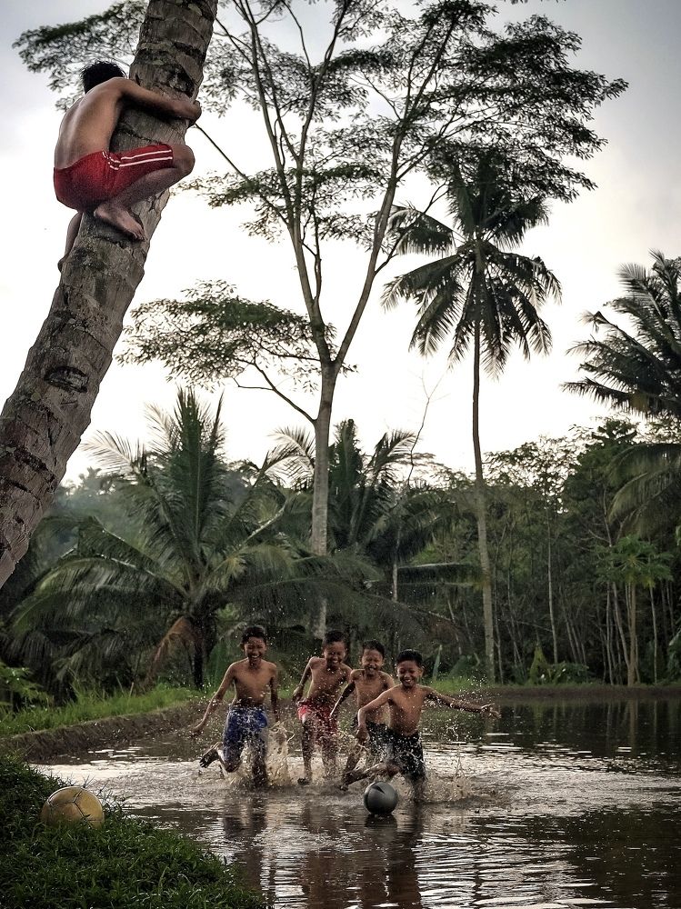Photograph by Henri Fitriadi