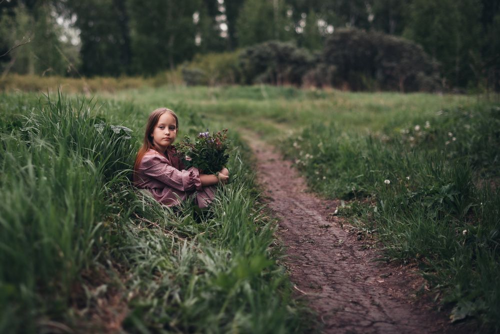 Анна с цветами