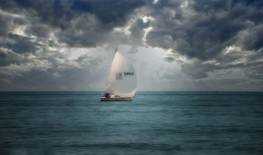 Белеет парус одинокий.