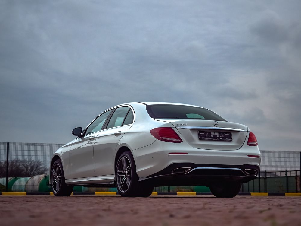 Photograph by Boris Dmitijeff