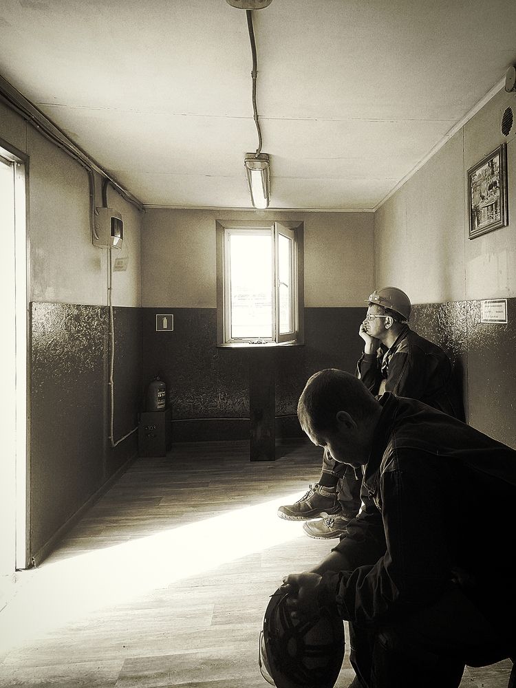 В ожидании.