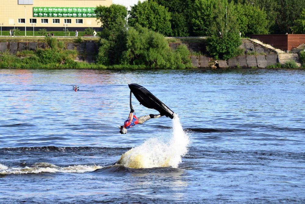 Сальто на воде.