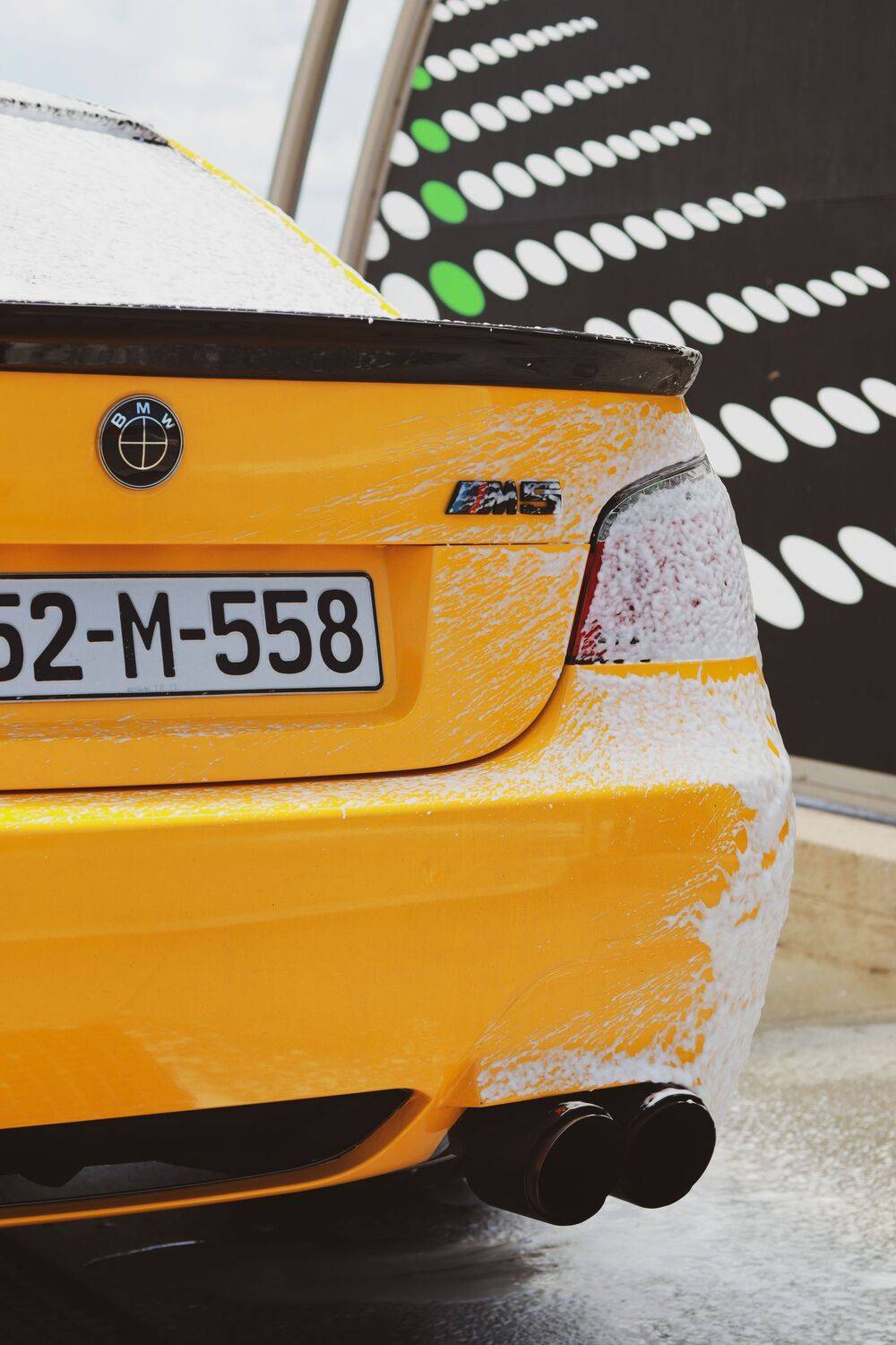 Bmw m5 bumblebee