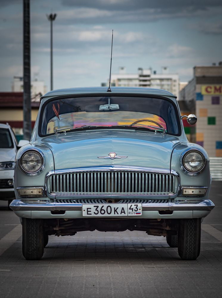 На парковке ТЦ.