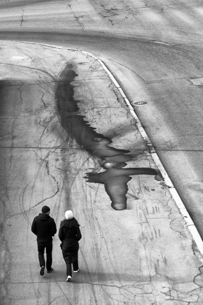 По городу ходила большая крокодила