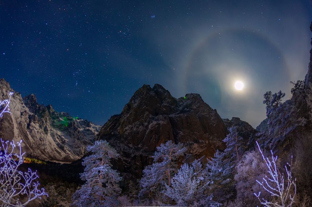 Photograph by Artur Akopyan