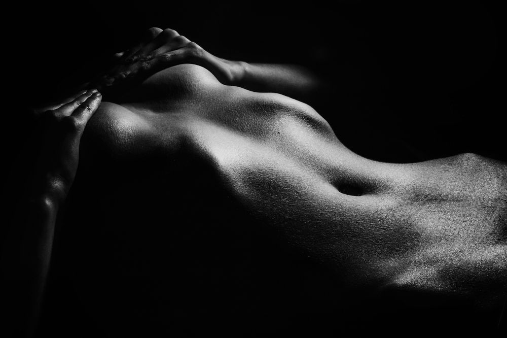 Скромна дівчина