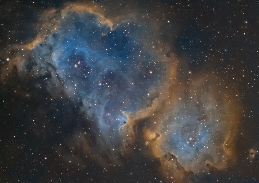 Photograph by Massimo Tamajo