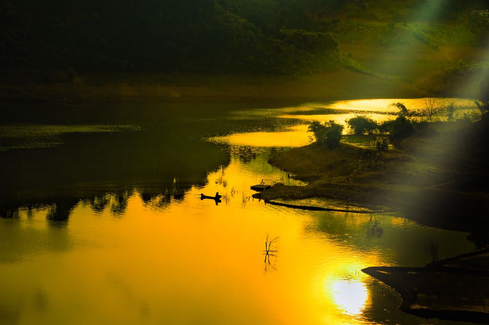 Photograph by KHAP XE TV