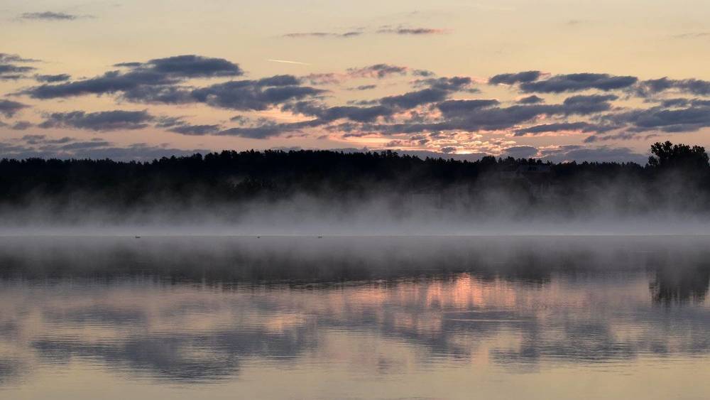 Рассвет над озером / Sunrise over the lake