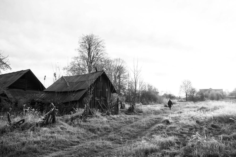 Идти по дороге