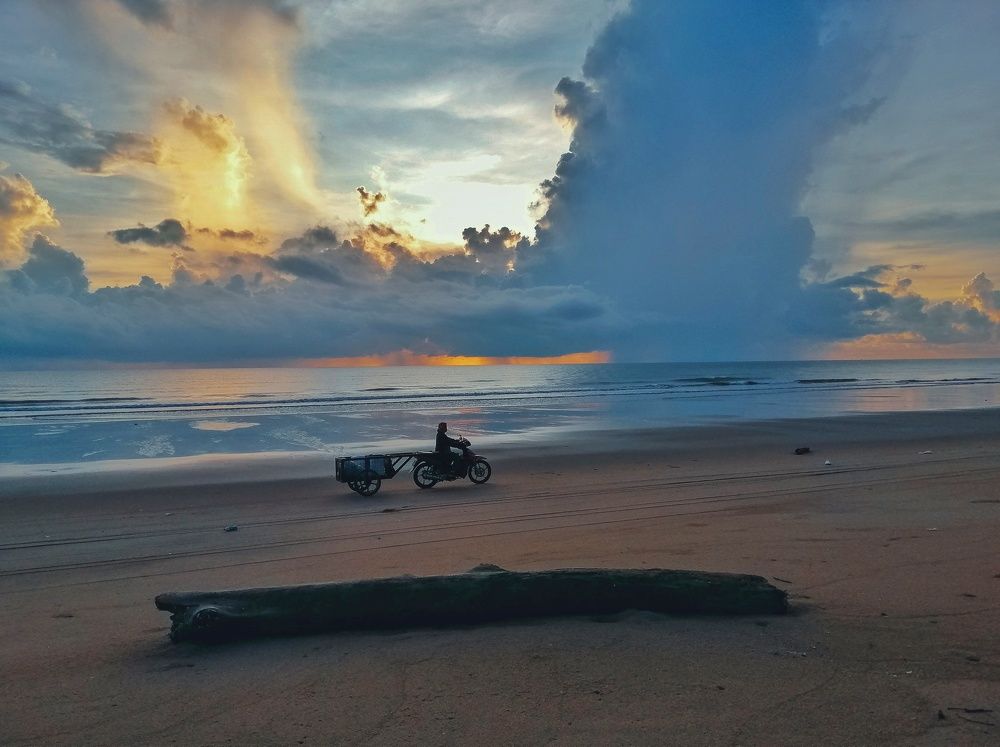 Photograph by Katibin Nurhajar