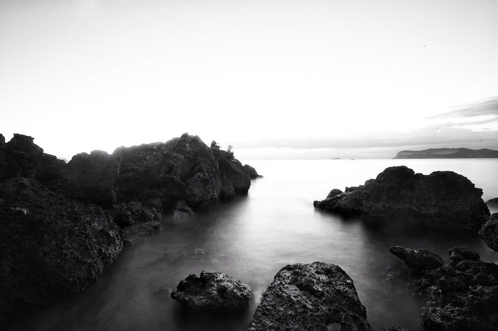 Pantai poto batu taliwang