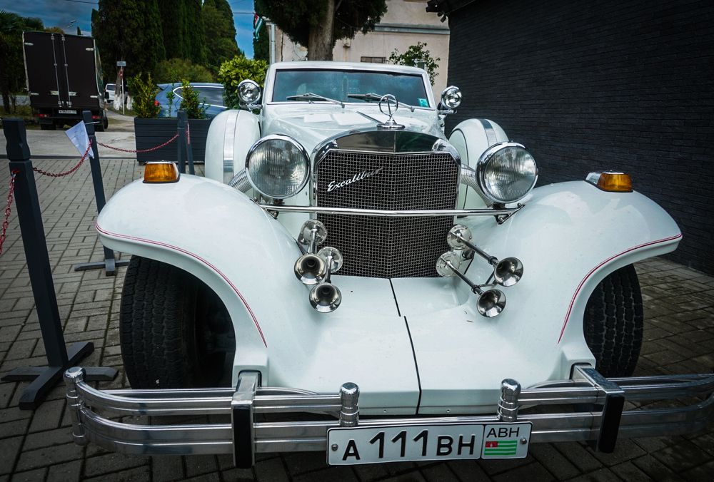 Ретро мобиль.