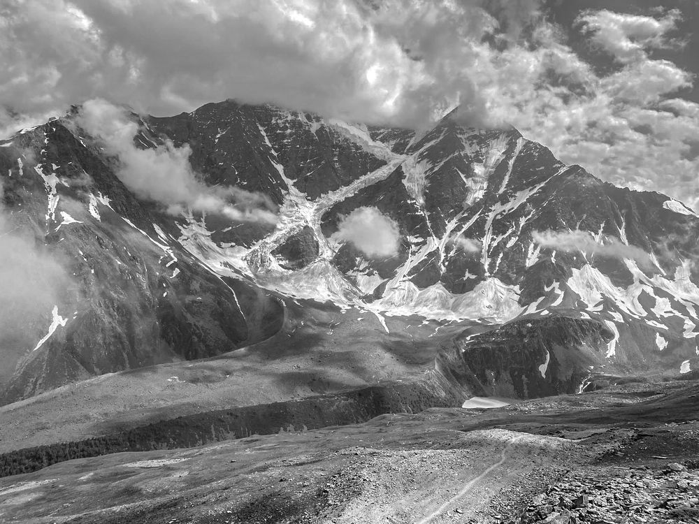 Между небом и землей