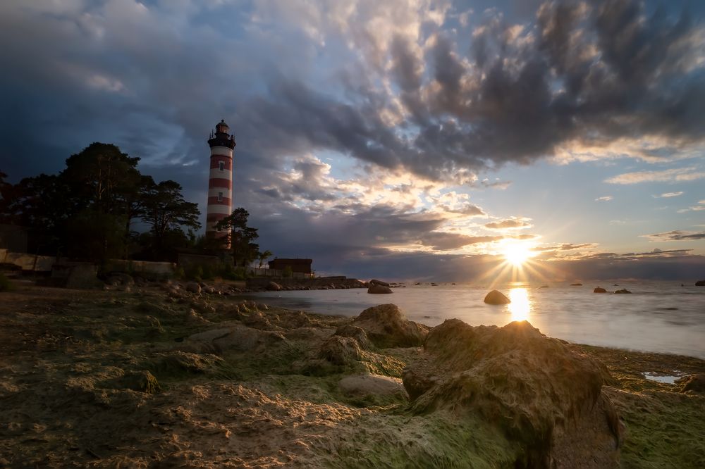 Шепелевский маяк после грозы.