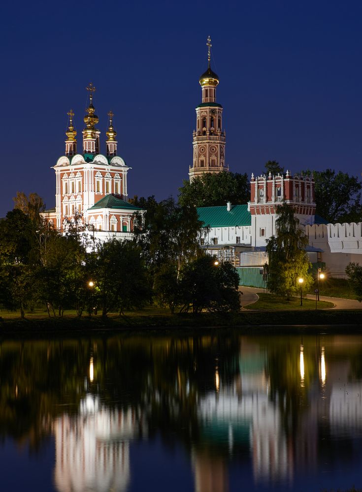 Novodevichy Convent at night