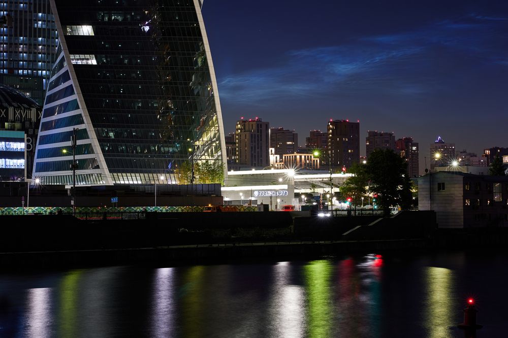 Noctilucent clouds over Moscow