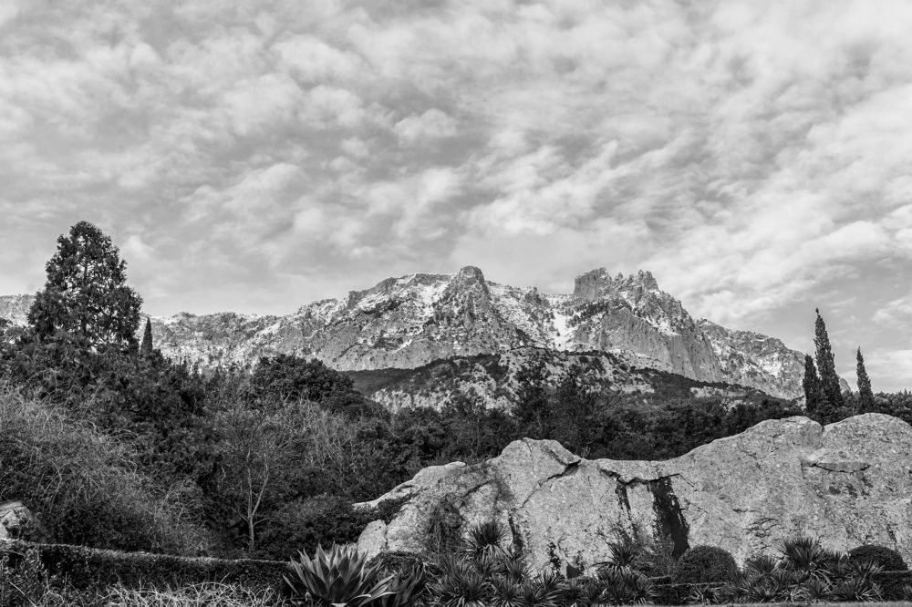 Вид на Ай-Петри с Воронцовского дворца