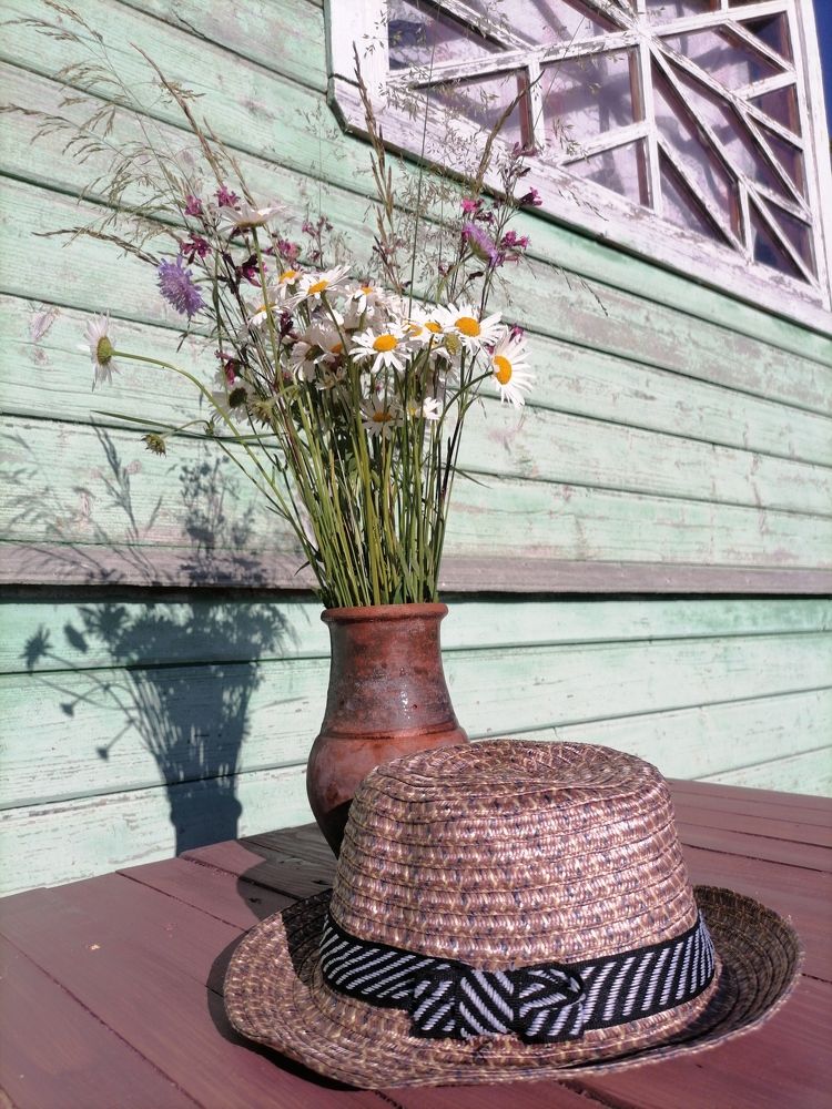 Букет в крынке. День.