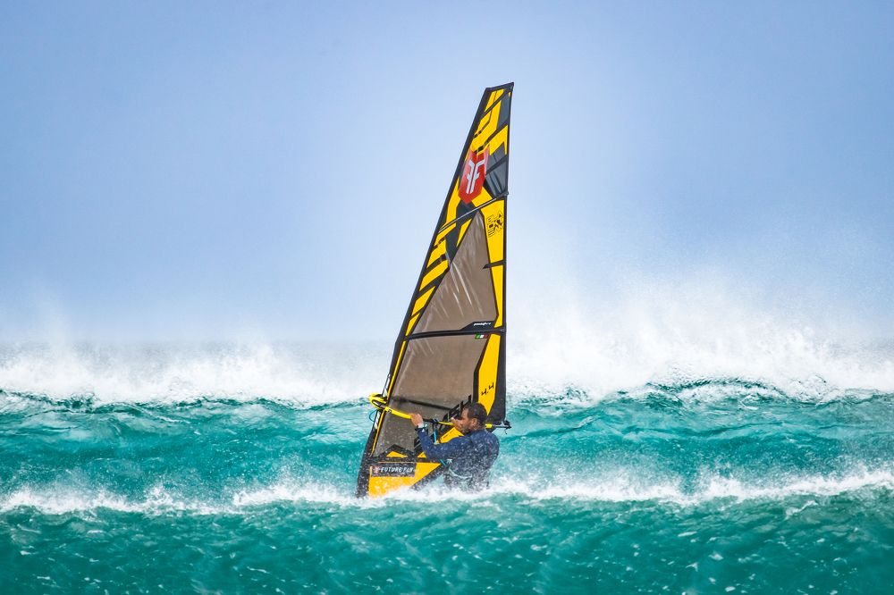 Taty Frans in middle 2 waves