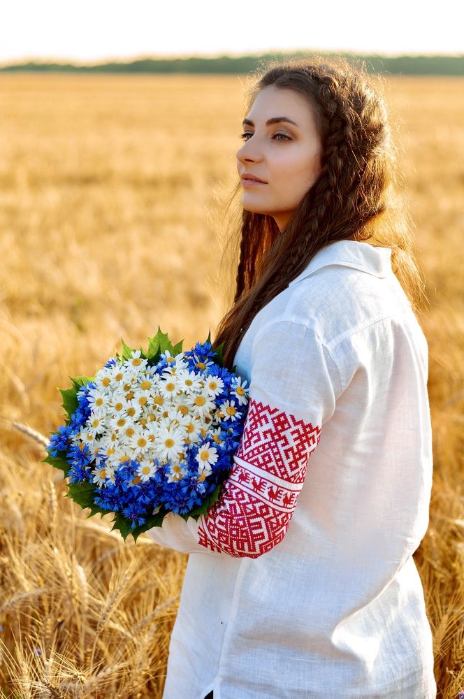 Поле взглядом не охватить