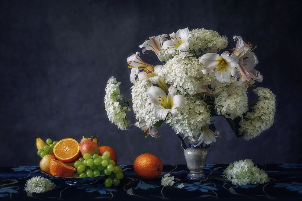Цветочно-фруктовый натюрморт